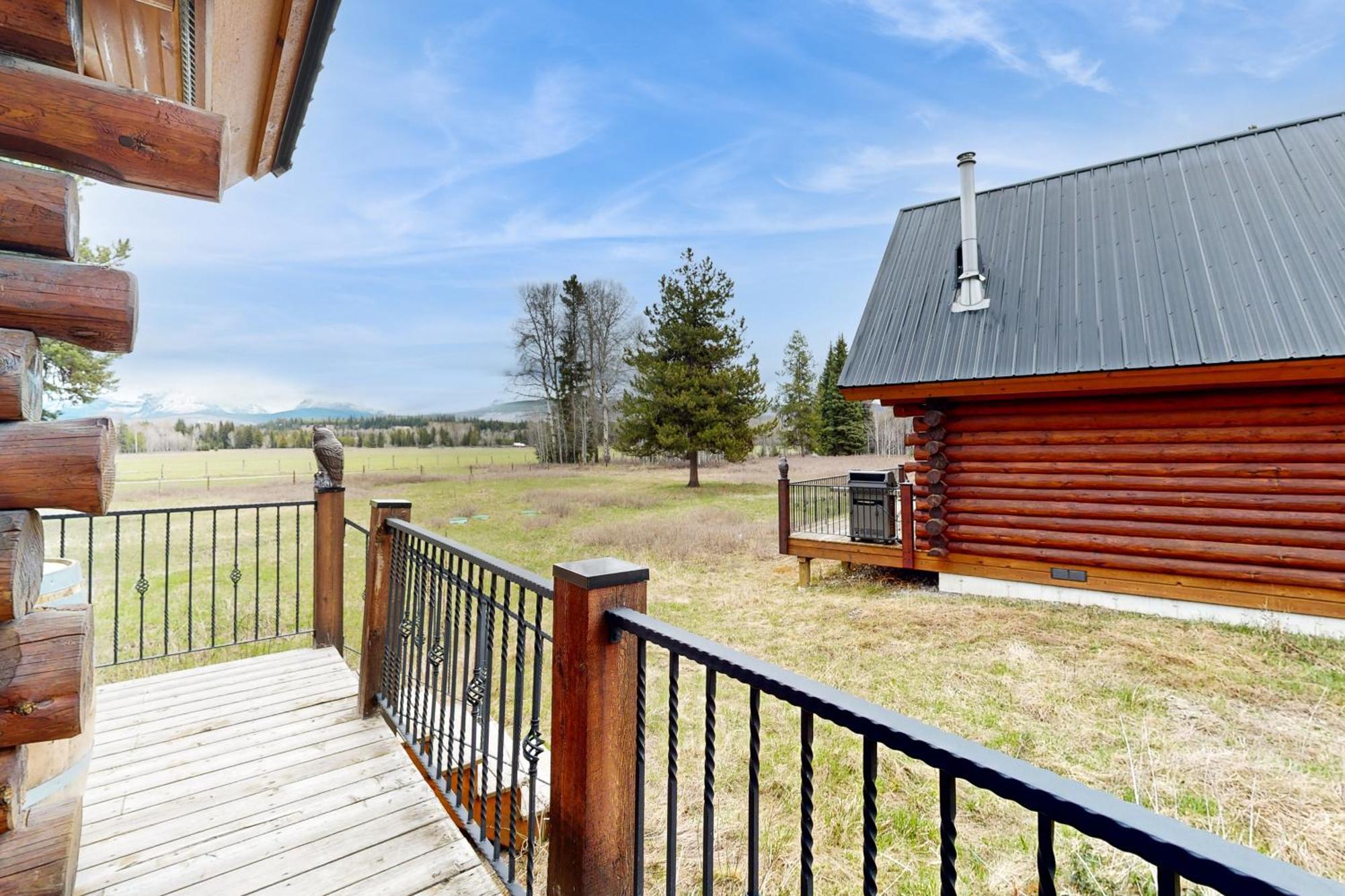 Cabin 2 - Pronghorn Villa Polebridge Exterior photo