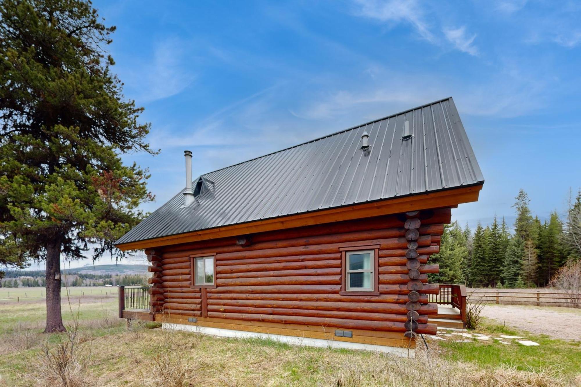 Cabin 2 - Pronghorn Villa Polebridge Exterior photo