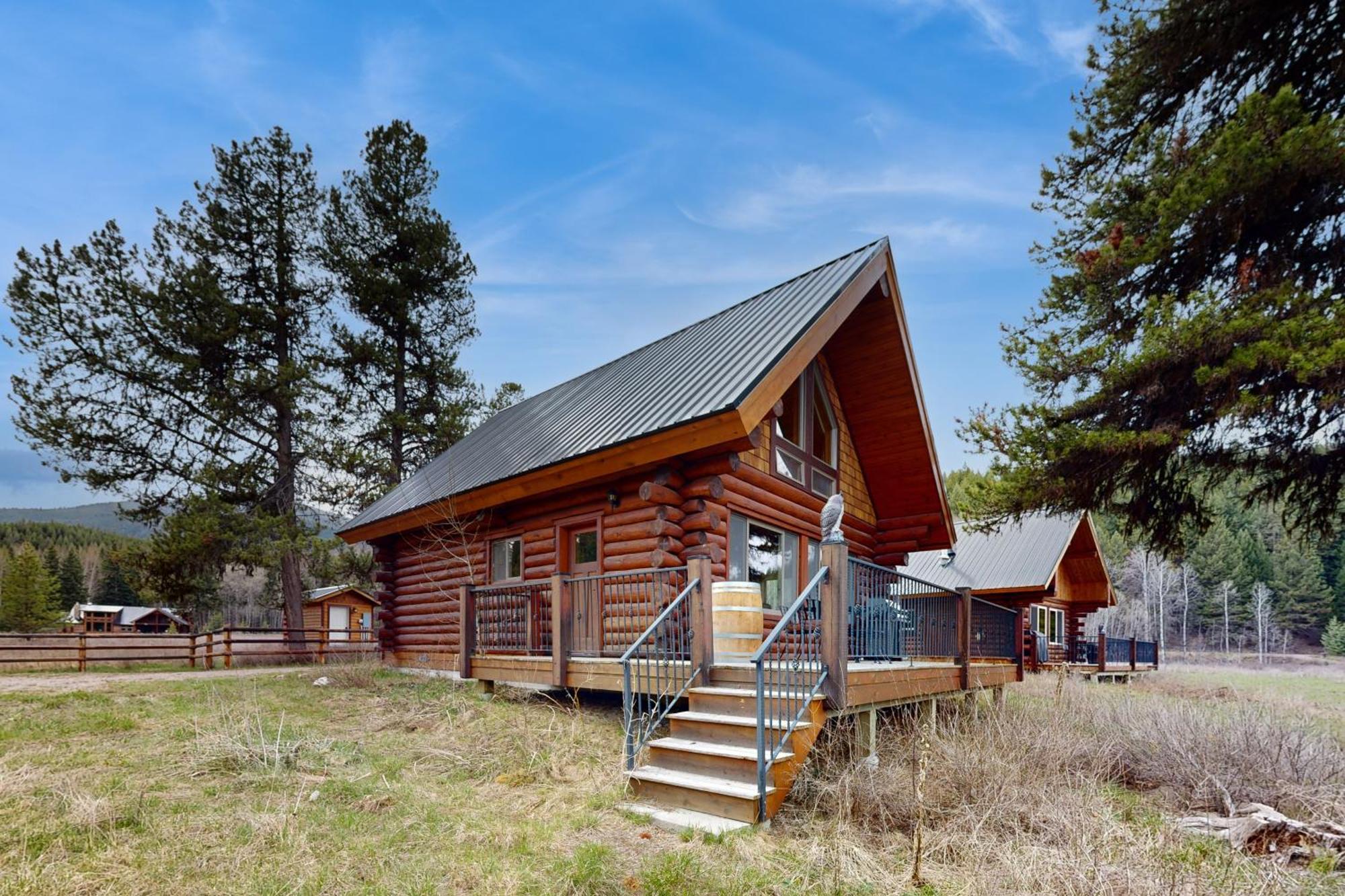 Cabin 2 - Pronghorn Villa Polebridge Exterior photo